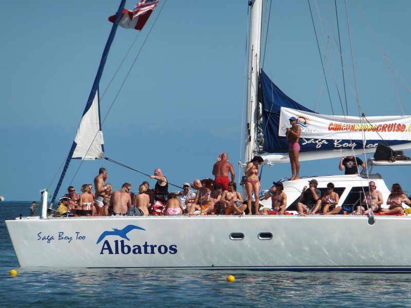 Catamaran naked tour