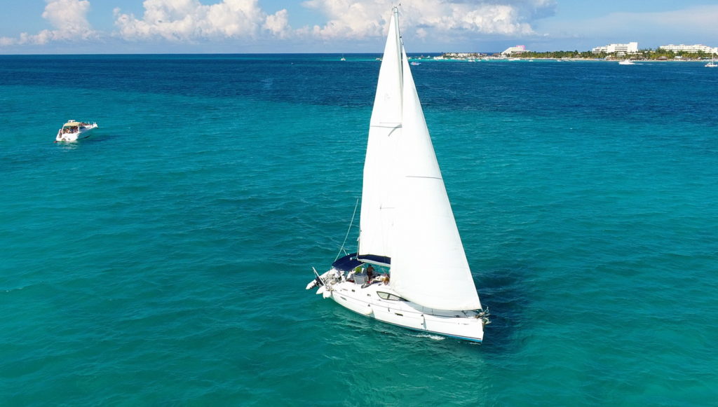Rent a Sail Boat Isla Mujeres sailboat Jeaneau