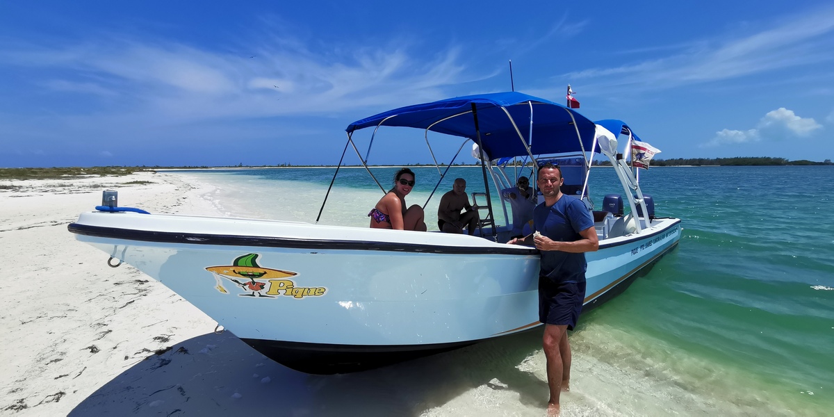 small boat to rent