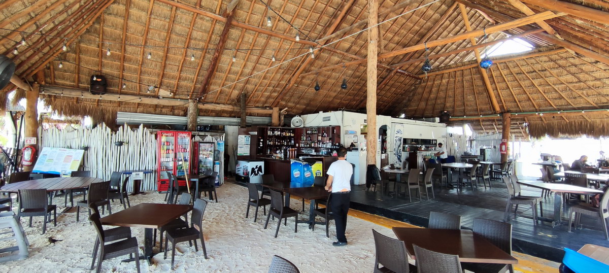 Restaurante Mocambo Isla Mujeres Saloon