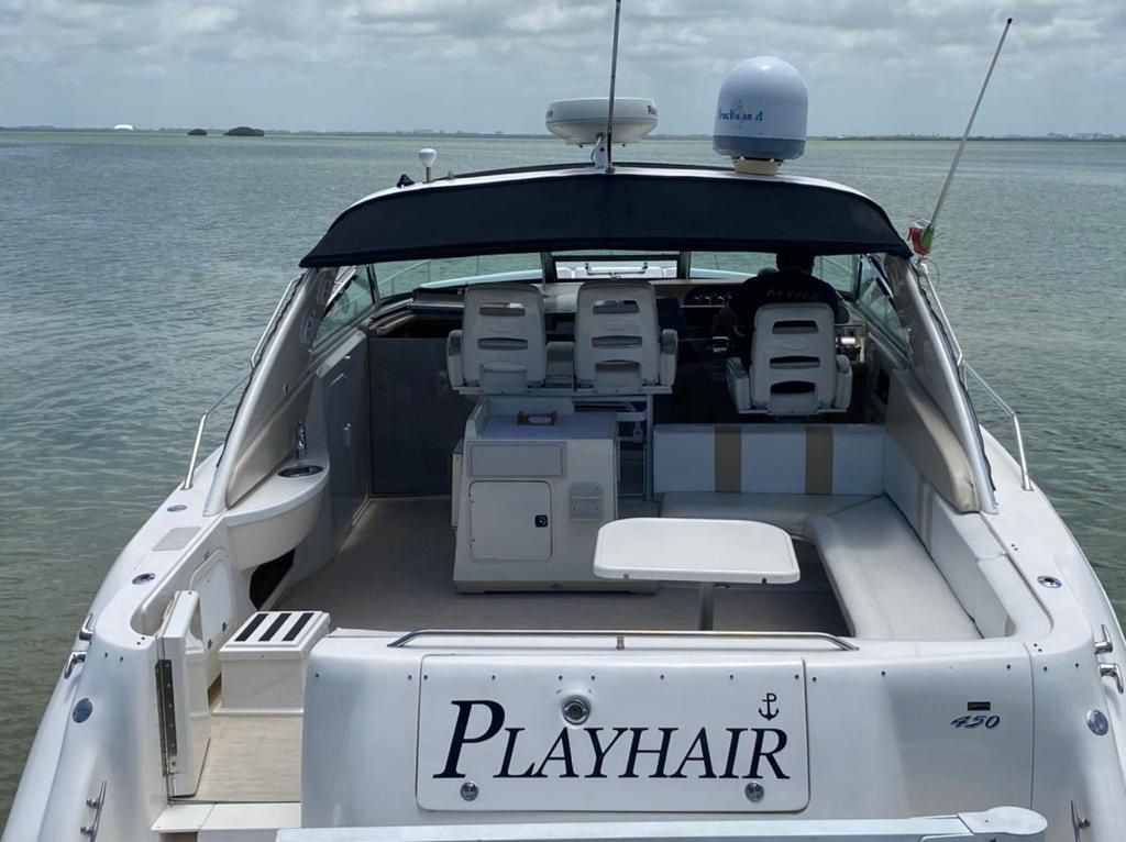 Playahair yacht at Isla Mujeres
