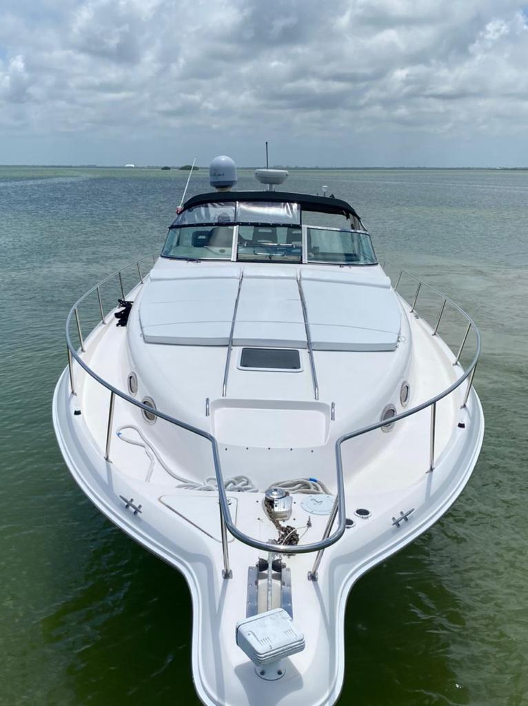 renting a yacht at Isla